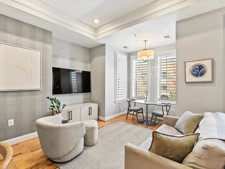 1224 R St NW — Photo 2