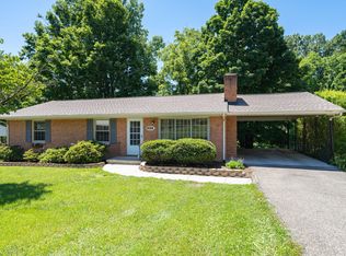 4314 Cresthill Dr, Roanoke, VA 24018