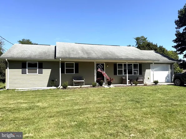 602 W Pine St, Mount Holly Springs, PA 17065