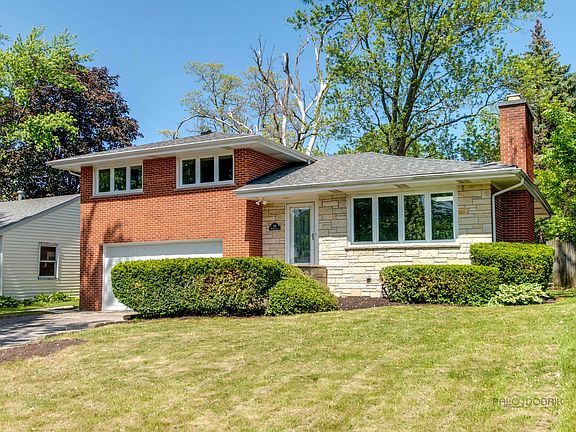 2nd image of 336 Meadow Ln