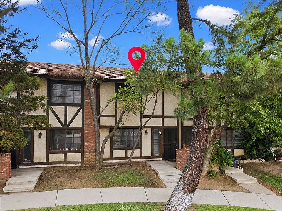 1st image of 122 E Merrill Ave