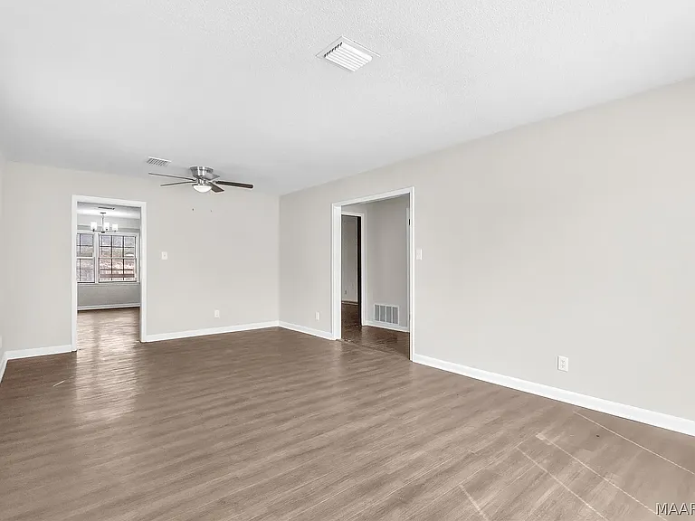 6125 Greta Pl — Photo 13