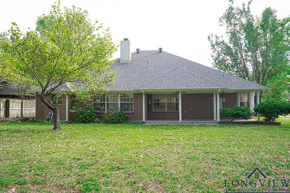 2nd image of 307 Forest Hills Dr