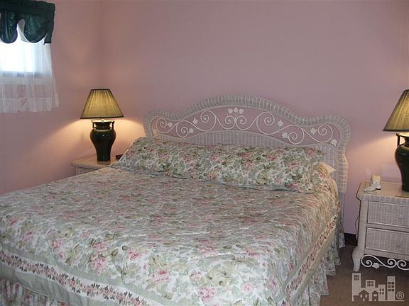 4th image of 1615 S Lake Park Boulevard #1004