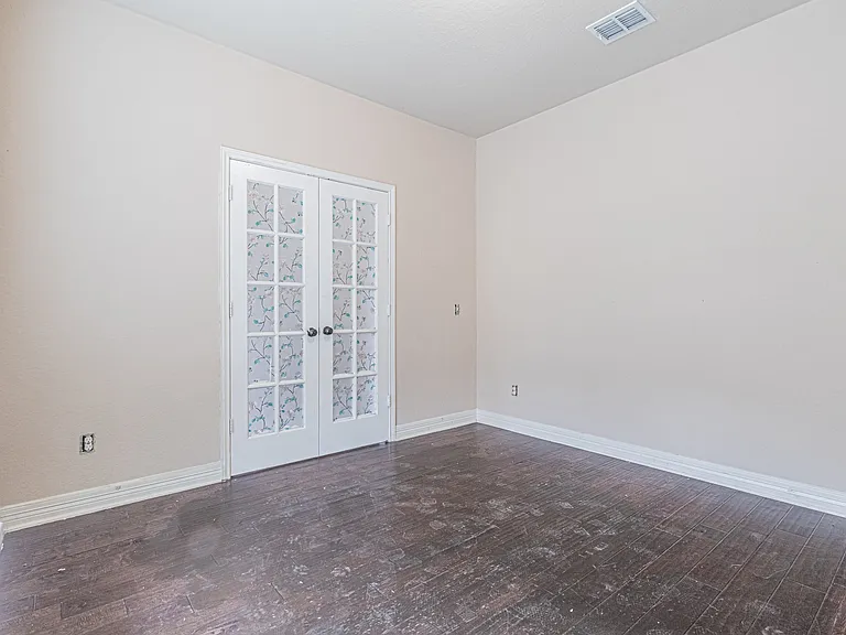 5488 Devonwood St — Photo 34