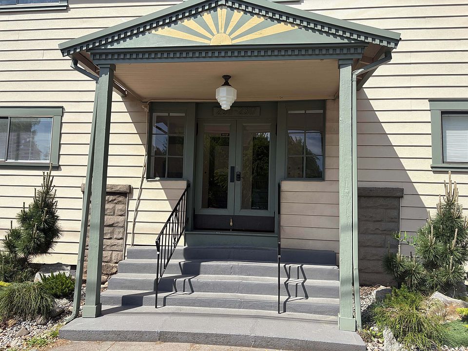 1st image of 2311 SE Hawthorne Blvd #11559595
