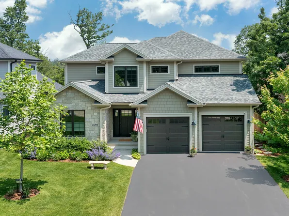 2690 N Wildwood Ln, Deerfield, IL 60015