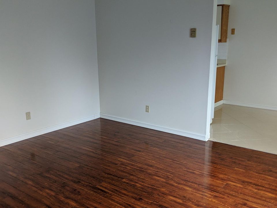 1st image of 23 Lemontree Ct