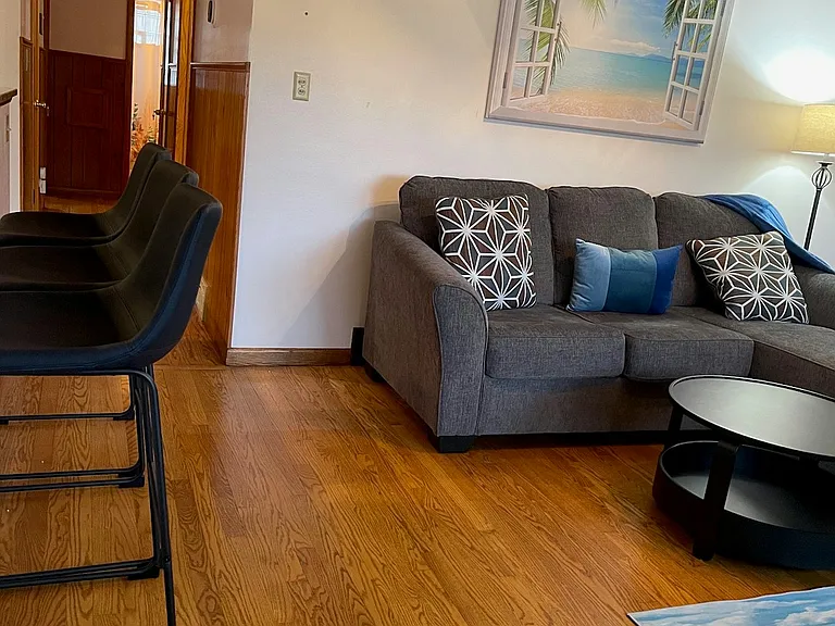 1501 W Foster Ave — Photo 5