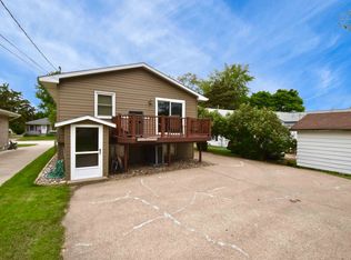 16 Lenox St, Winona, MN 55987