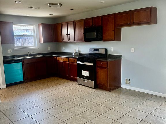 3rd image of 3009 Campagna Dr