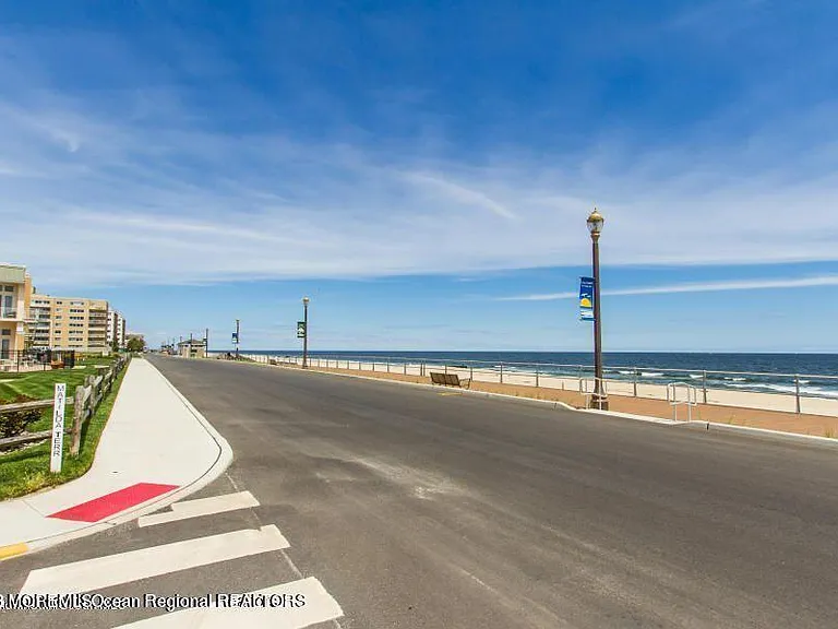 455 Ocean Blvd #8 — Photo 12