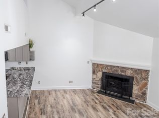 100 Willow Run Dr APT 2, Gastonia, NC 28056