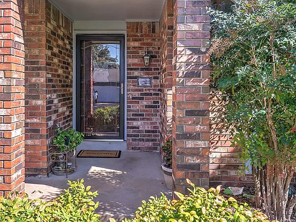 3rd image of 565 E 139th Pl S