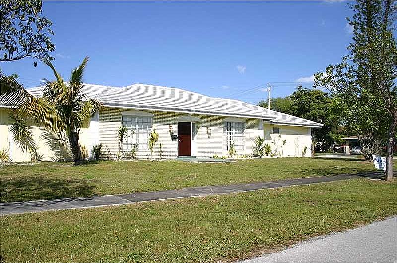 2nd image of 4301 NW 6th Ct