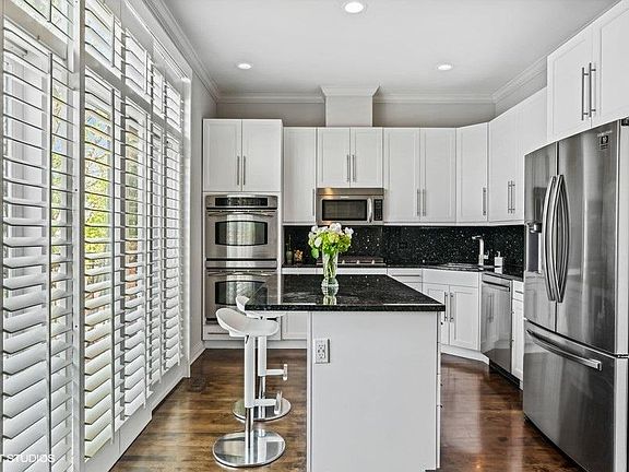 5th image of 2656 N Hartland Ct
