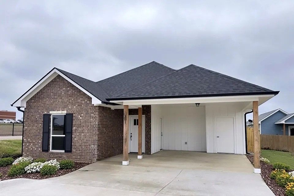 1st image of 301 Paschall Blvd