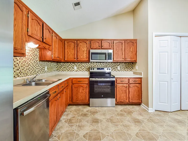 8035 Park Pike Dr — Photo 8