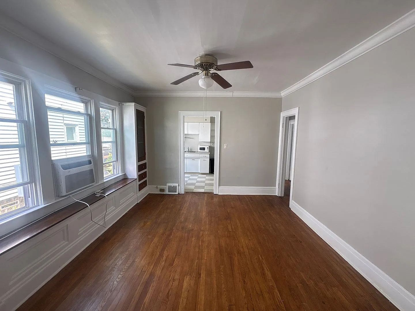 Lewis2059-61 — Photo 2