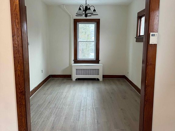 5th image of 1116 Fairfield St