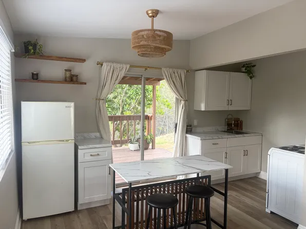 901 S Live Oak Park Rd, Fallbrook, CA 92028