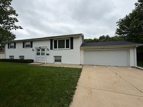 2nd image of 527 Edwin Dr