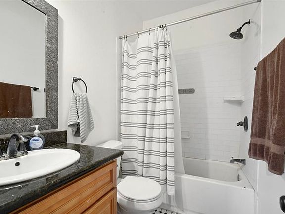 5th image of 2703 Amelia St #3