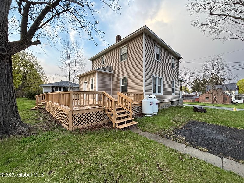 4th image of 1 Schuyler Avenue