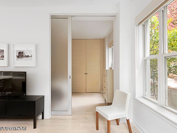 4th image of 334 W 22nd St APT 12