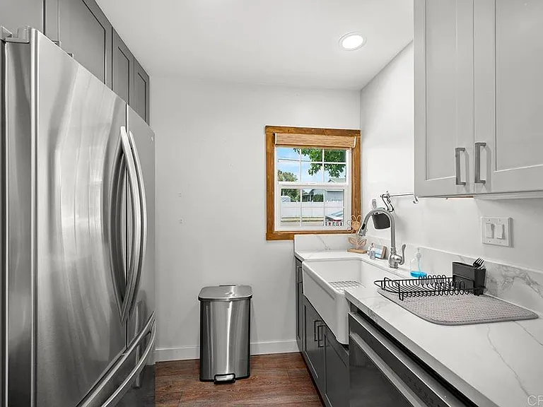 586 Del Mar Ave — Photo 23