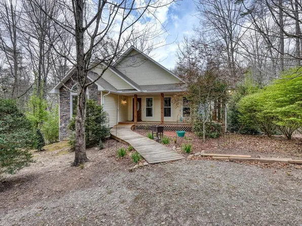 339 Henderson Rd, Young Harris, GA 30582