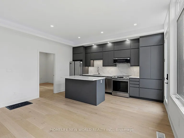 1842 Dundas St E — Photo 12