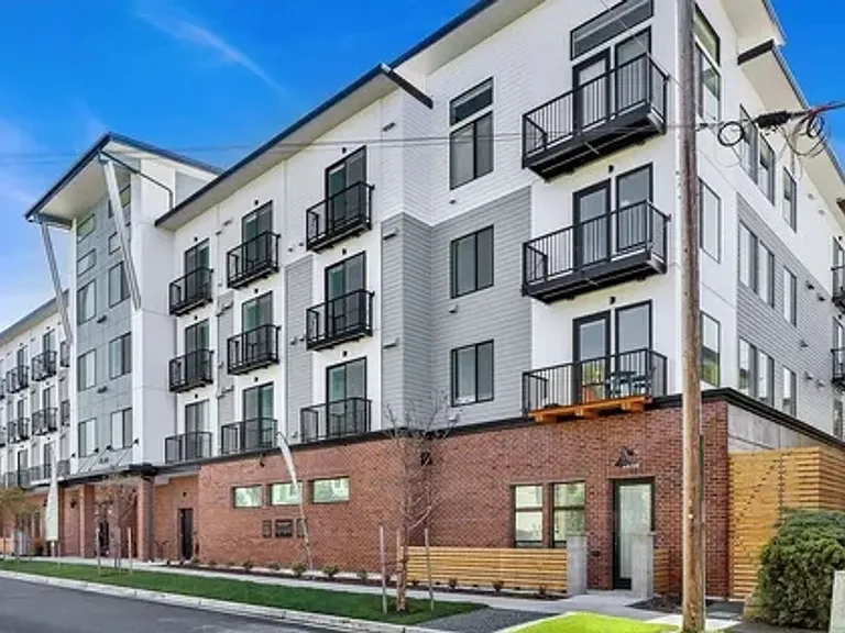 Mckenze Square Apartments — Photo 17