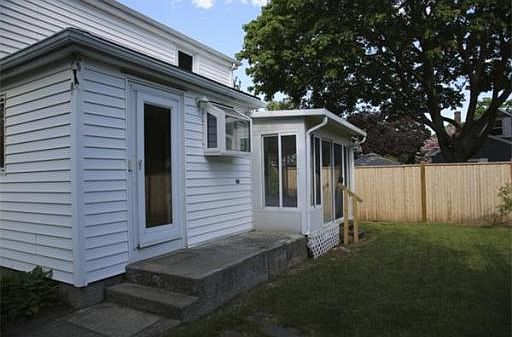 3rd image of 12 Piedmont St