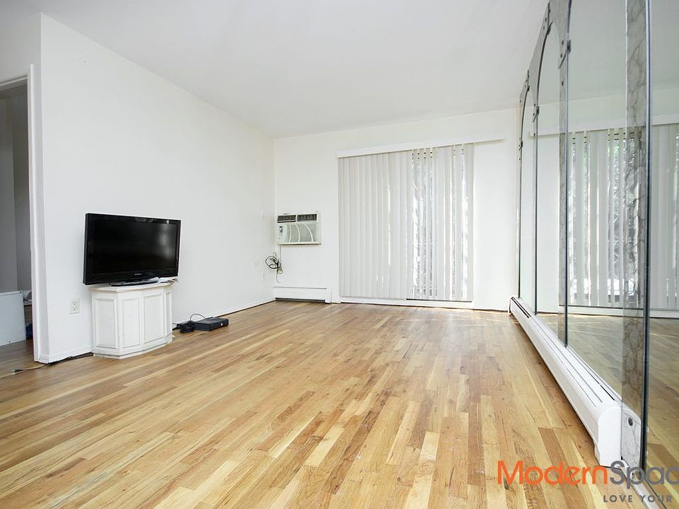 1st image of 2037 38th St #2