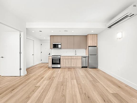 3rd image of 91 Bruckner Blvd #199