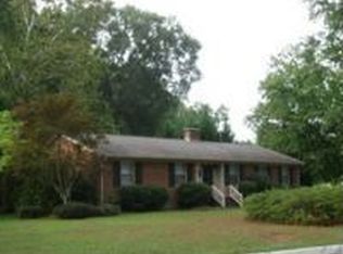 1740 Beaumont Dr, Greenville, NC 27858