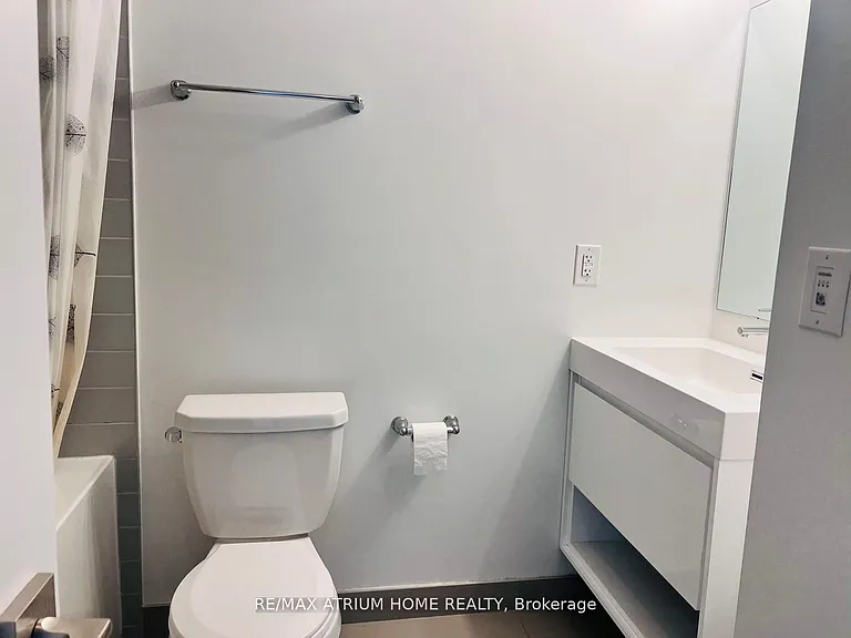 159 Wellesley St E #2205 — Photo 8