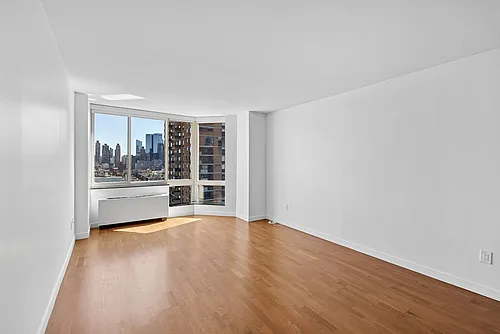 420 W 42nd St #27D Photo 1