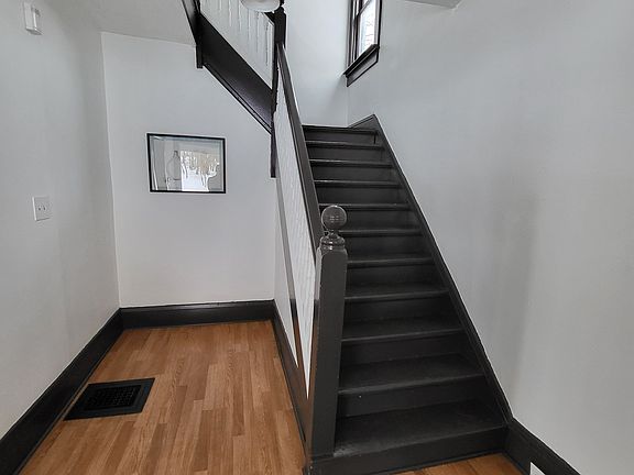 3rd image of 1217 Kensington Ave