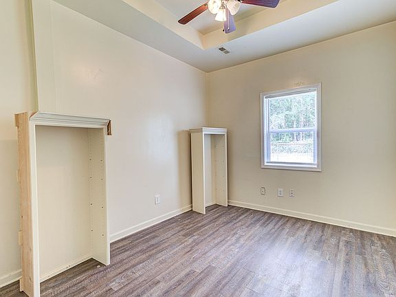 5th image of 5746 Marguerite Dr APT F