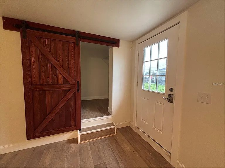912 Lake Jessie Dr #B — Photo 7