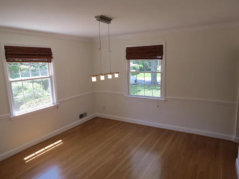 9603 Evergreen St — Photo 7