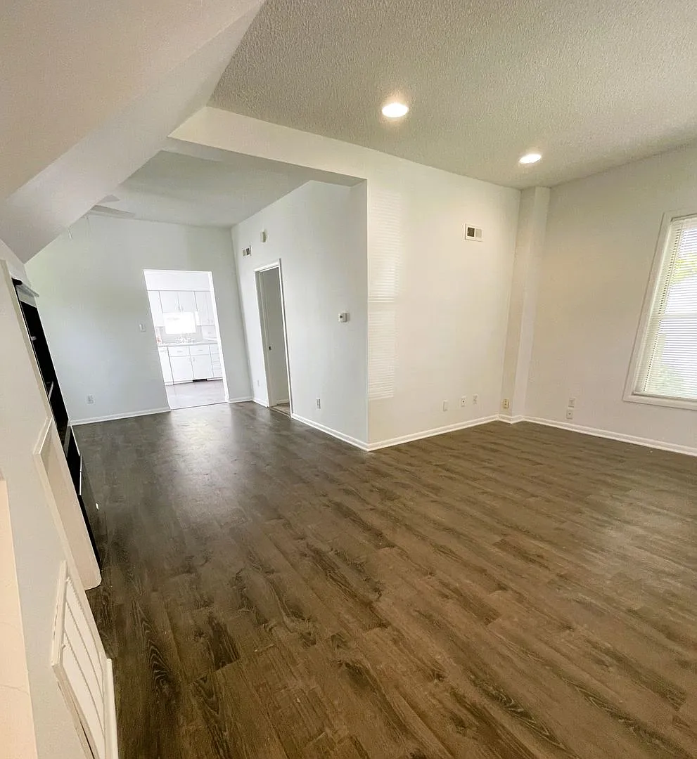 $2125 For Rent - Updated Maplewood Charmer With 2-Car Garage — Photo 3
