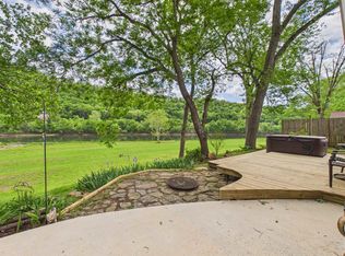 2752 Riverview Dr, Norfork, AR 72658
