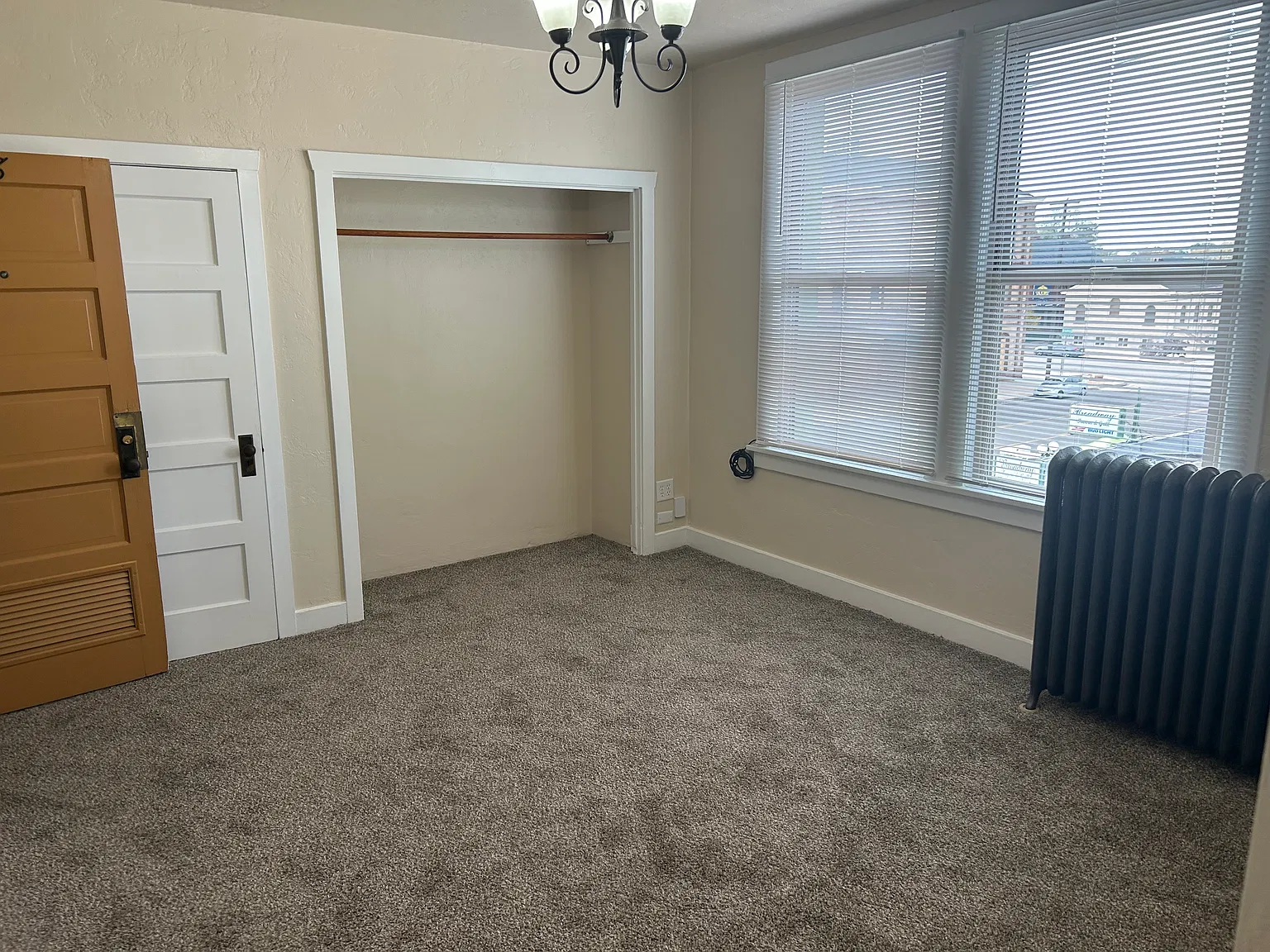 Studio, 300 sqft, $735 — Photo 3