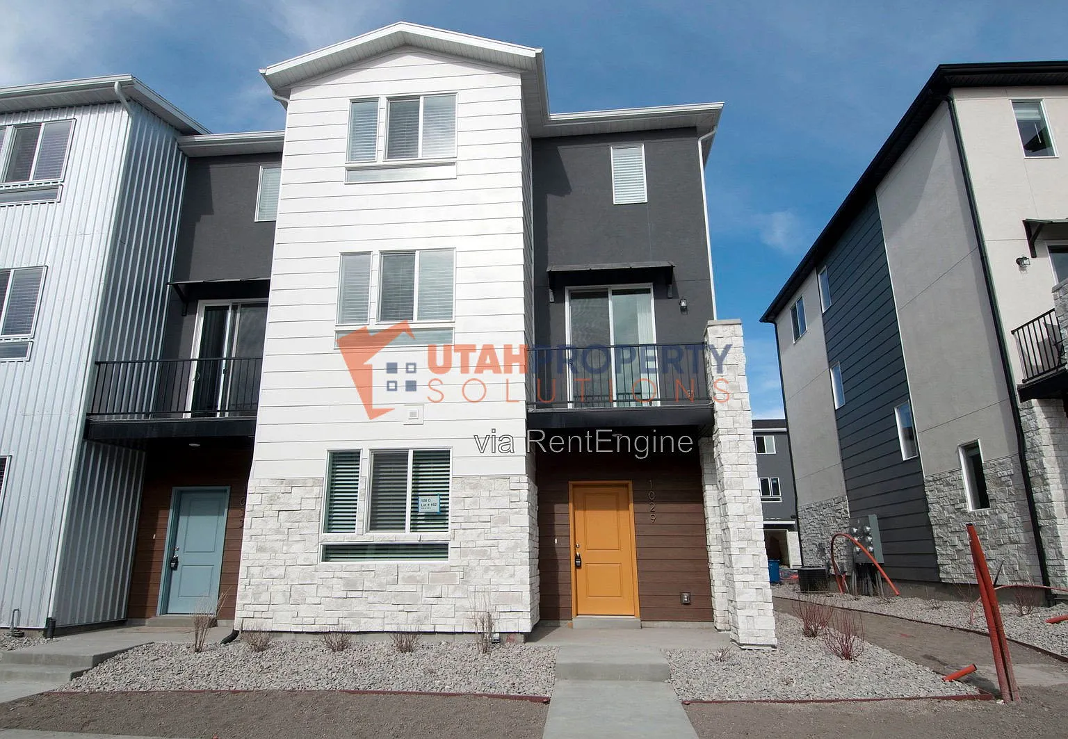 4 bed, 3.0 bath, 2024 sqft, $2,045 — Photo 2