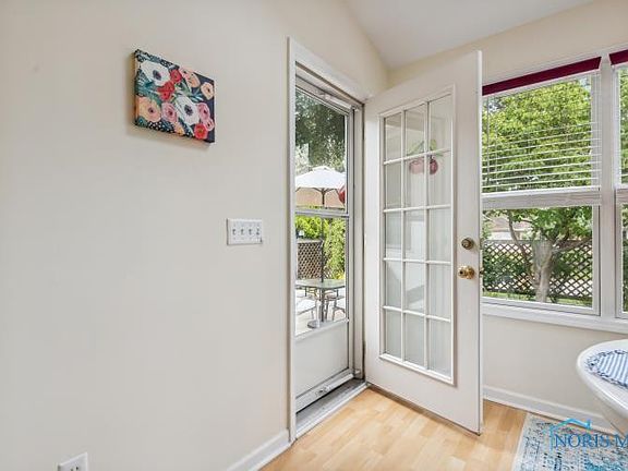 4th image of 2135 Saint Andrews Blfs #2135