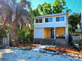 749 6th St, Cedar Key, FL 32625