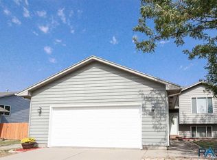 7004 W 67th St, Sioux Falls, SD 57106